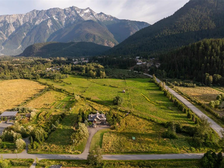 1360 Collins Road, Pemberton, BC, V0N 2L0 - 37