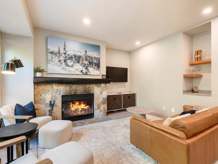 33-4652 Blackcomb Way, Whistler, BC, V8E 0X2