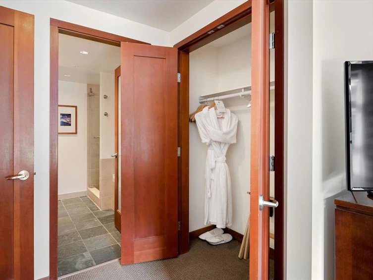 4417-4299 Blackcomb Way, Whistler, BC, V8E 0X3 - 12