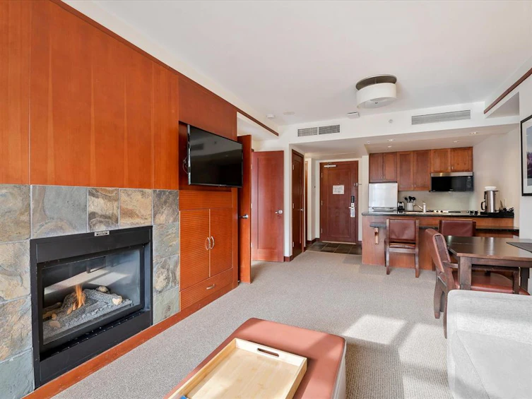 4417-4299 Blackcomb Way, Whistler, BC, V8E 0X3 - 3