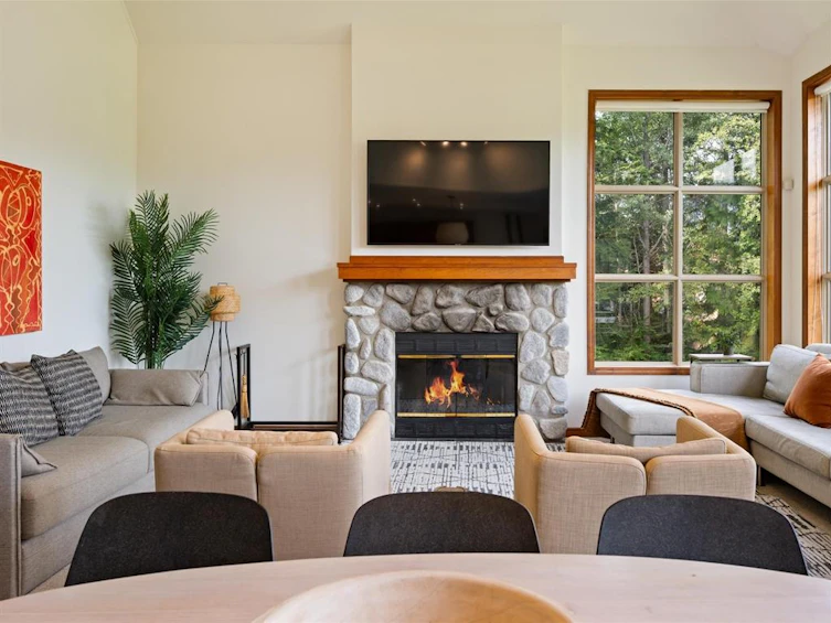 33-4644 Blackcomb Way, Whistler, BC, V8E 0H2 - 3