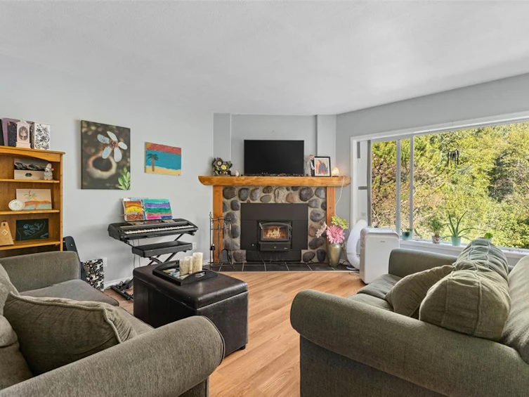 3-7467 Prospect Street, Pemberton, BC, V0N 2L1 - 2