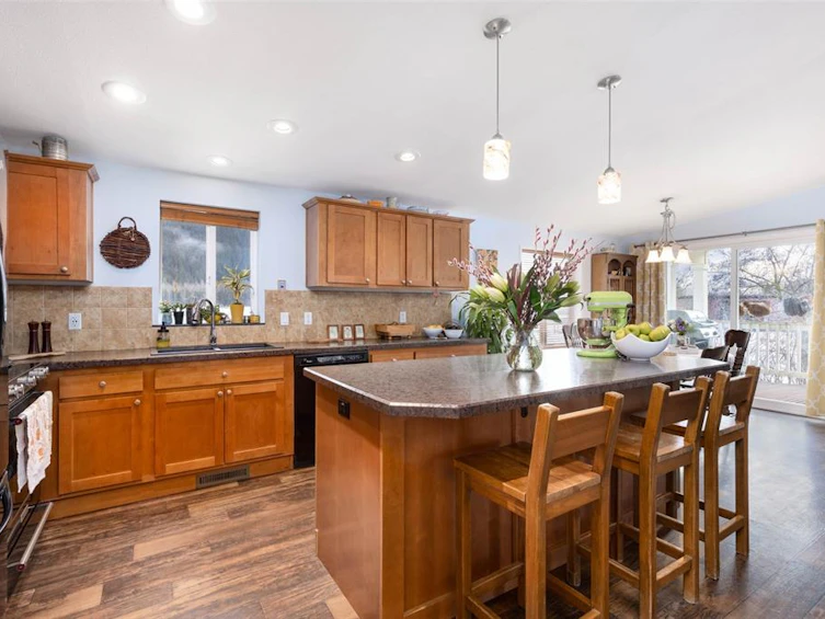 899 Erickson Road, Pemberton, BC, V0N 2L2 - 8