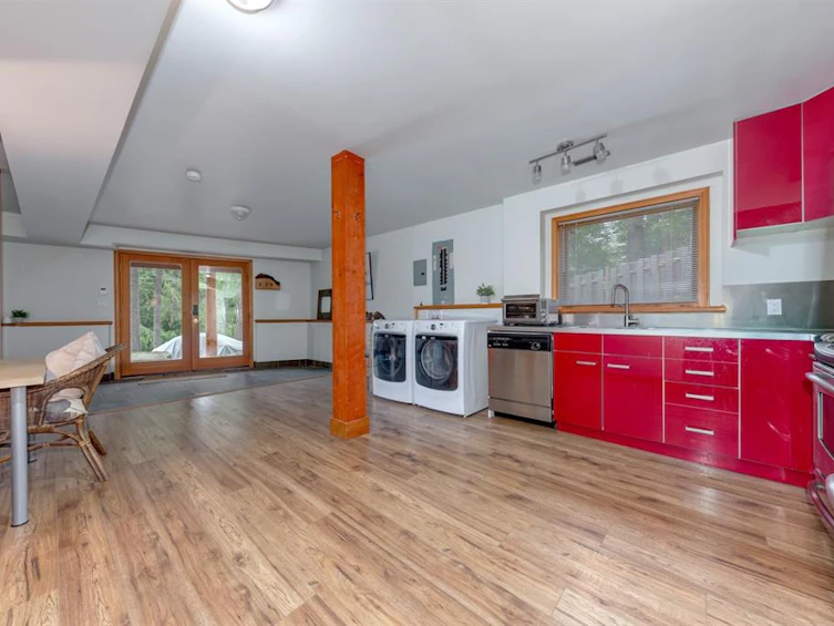 8505 Matterhorn Drive, Whistler, BC, V8E 0G1 - 25