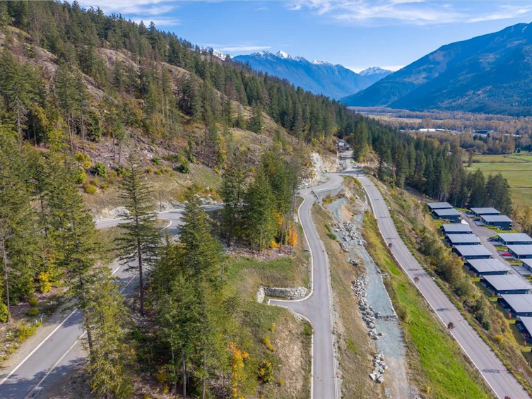 8204 Merlot Peak Drive, Pemberton, BC, V0N 2L3 - 14