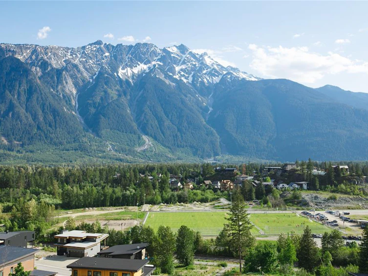 8204 Merlot Peak Drive, Pemberton, BC, V0N 2L3 - 18