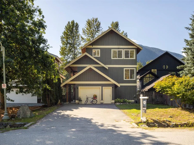 1430 Alder Drive, Pemberton BC V0N 2L1