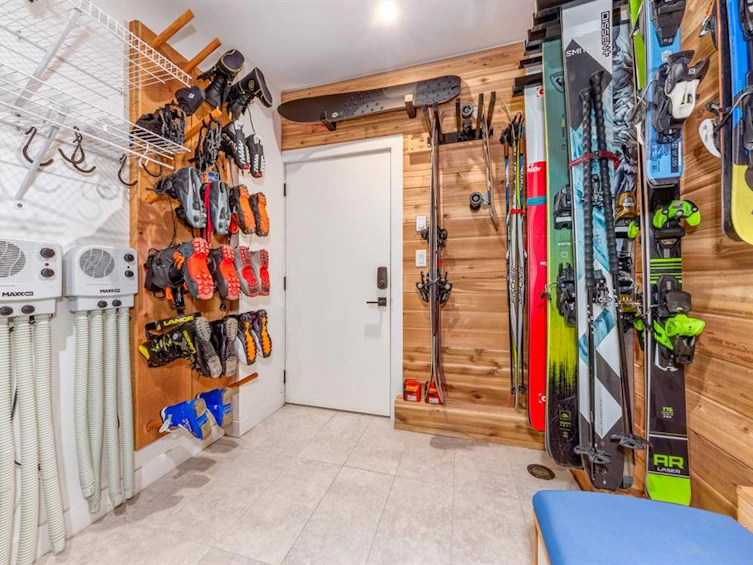 8216 Valley Drive, Whistler, BC, V8E 0G1 - 26