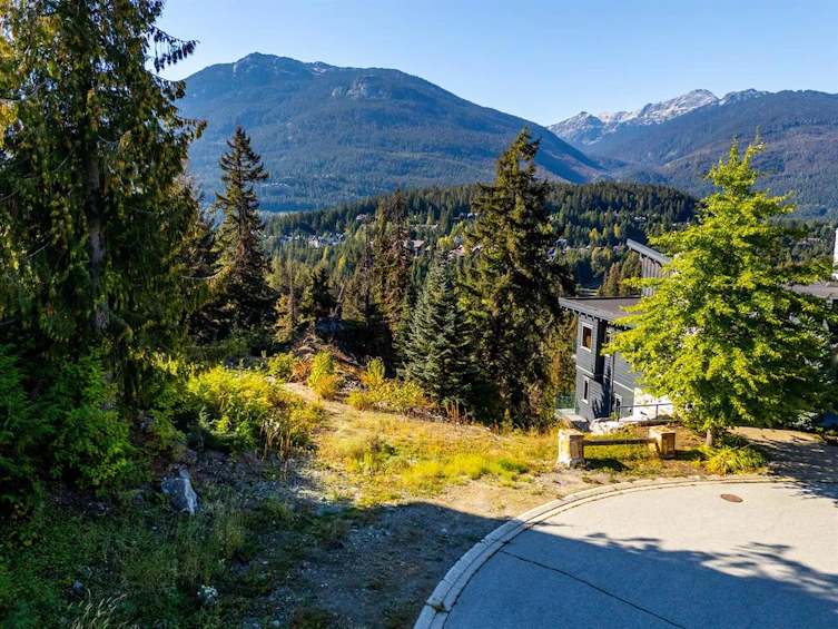 3853 Sunridge Court, Whistler, BC, V8E 0W1 - 14