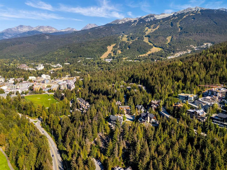 3853 Sunridge Court, Whistler, BC, V8E 0W1 - 7