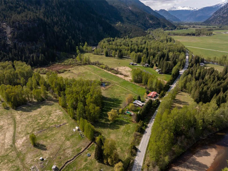 7869 Pemberton Meadows Road, Pemberton, BC, V0N 2L2