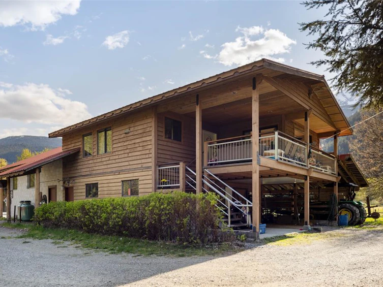 7869 Pemberton Meadows Road, Pemberton, BC, V0N 2L2 - 17