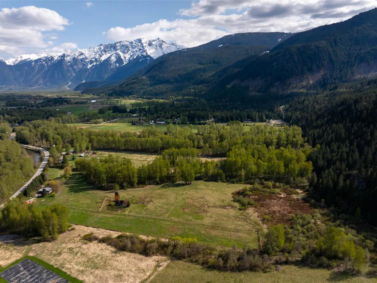 7869 Pemberton Meadows Road, Pemberton, BC, V0N 2L2 - 37