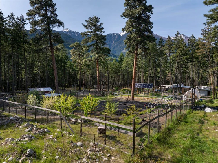 6-9866 Pemberton Portage Road, Pemberton, BC, V0N 1L0 - 27