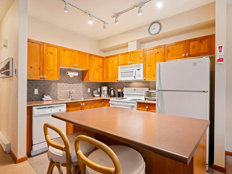 203-3300 Ptarmigan Place, Whistler, BC, V8E 0V5 - 11