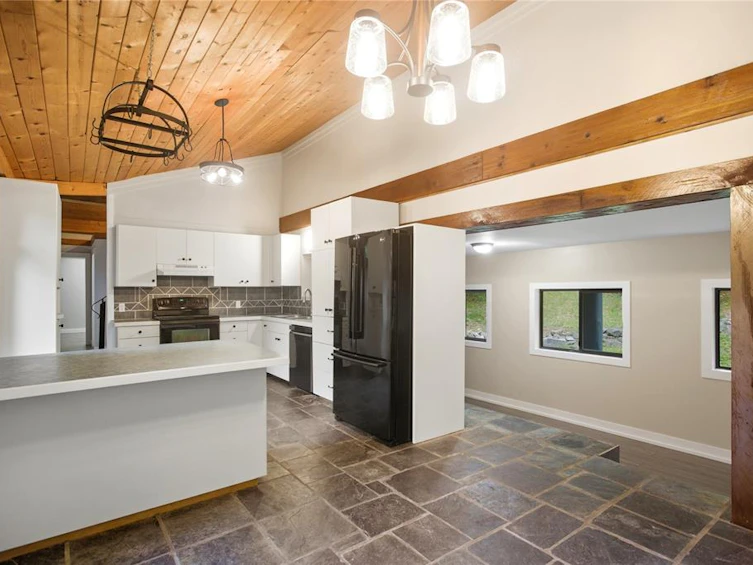 9257 Portage Road, Pemberton, BC, V0N 1L0 - 6