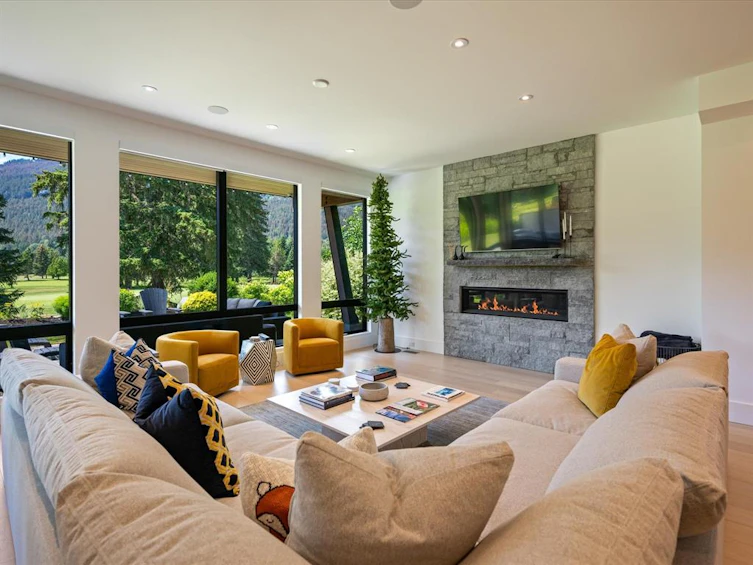 8044 Cypress Place, Whistler, BC, V8E 1J9 - 2