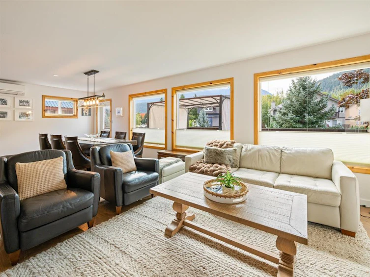1425 Willow Drive, Pemberton, BC, V0N 2L0 - 2