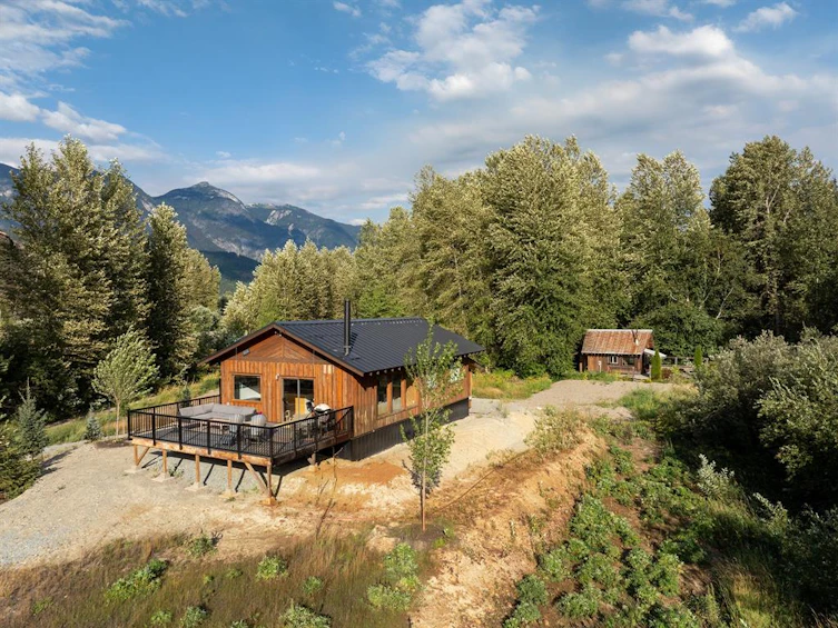 7320 Macrae Road, Pemberton, BC, V0N 2L3 - 3