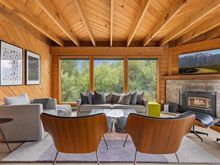7320 Macrae Road, Pemberton, BC, V0N 2L3 - 7