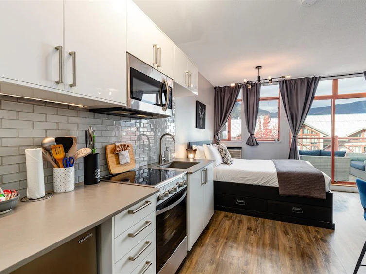 420-4369 Main Street, Whistler, BC, V8E 1B7 - 2