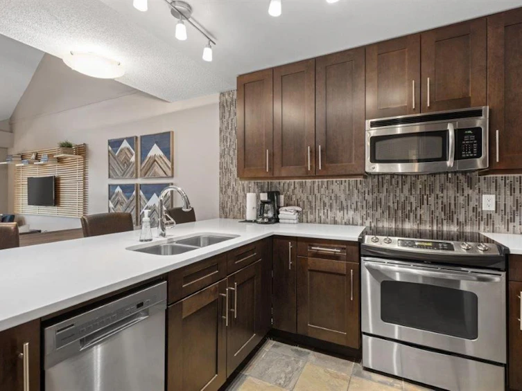 321-4573 Chateau Boulevard, Whistler, BC, V8E 0Z5 - 25
