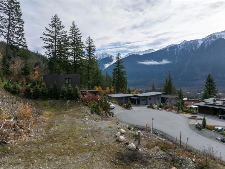 7516 Pebble Creek Drive, Pemberton, BC, V0N 2L3 - 12