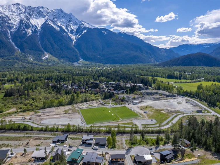 7620 Seven O Clock Drive, Pemberton, BC, V0N 2L3 - 7