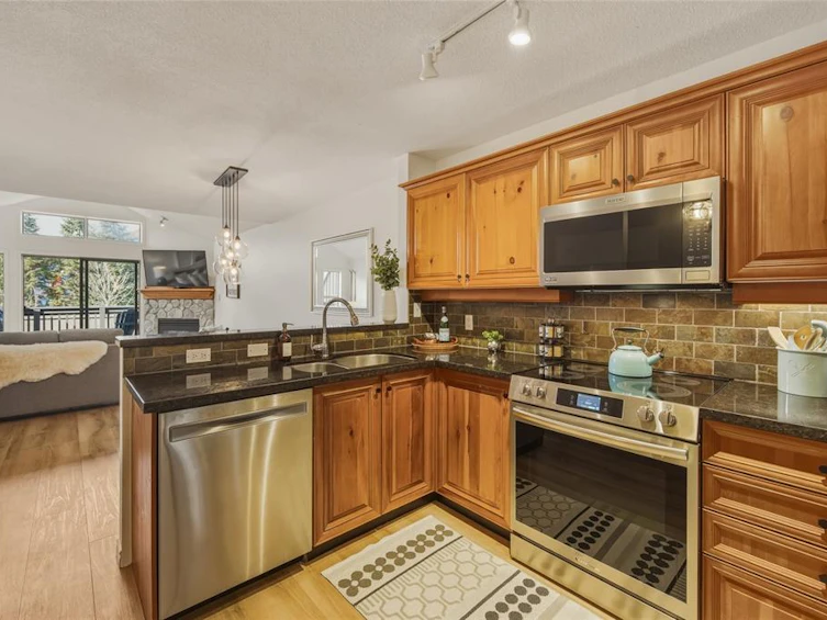 7-4890 Painted Cliff Road, Whistler, BC, V8E 1C9 - 7