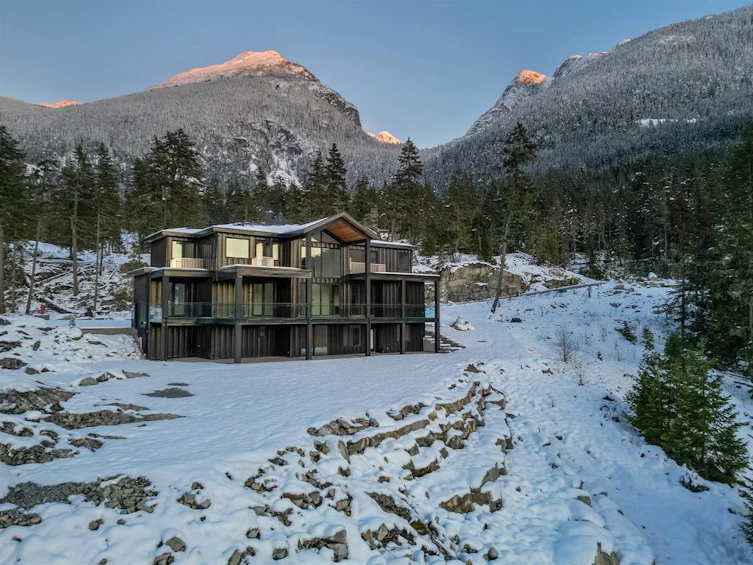 9333 Warbler Way, Whistler, BC, V8E 1M1 - 40