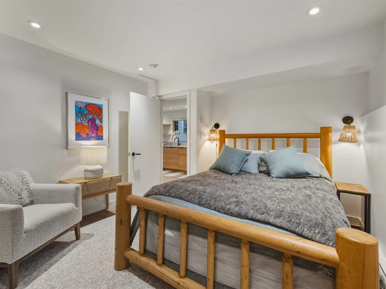 2315 Gondola Way, Whistler, BC, V8E 0N2 - 37