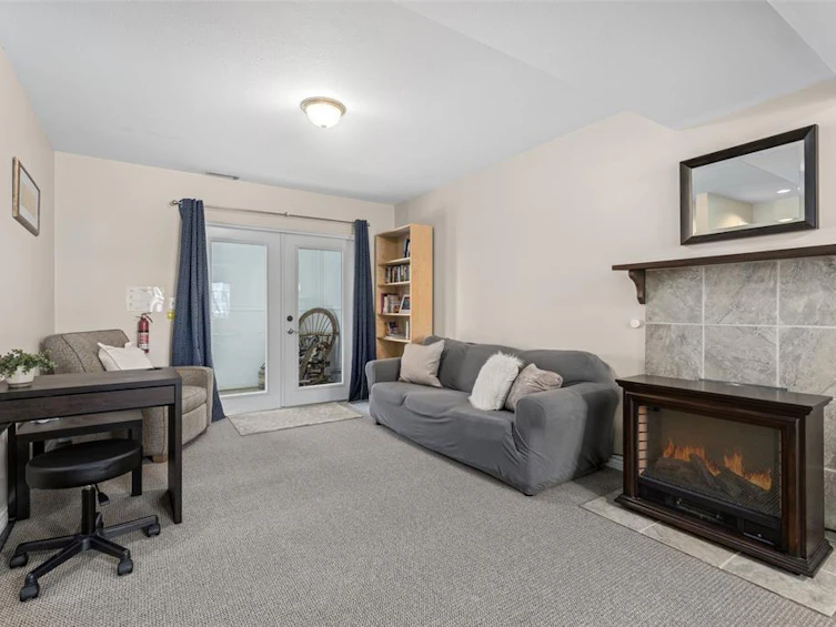 7391 Larch Street, Pemberton, BC, V0N 2L0 - 2