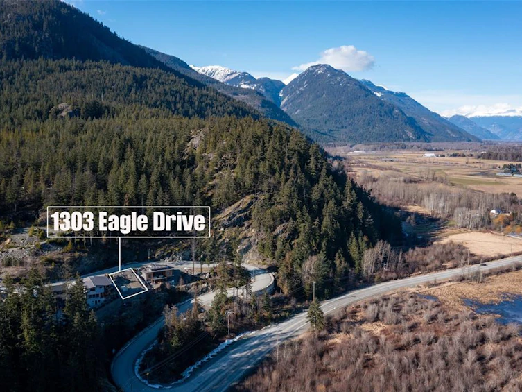 1303 Eagle Drive, Pemberton, BC, V0N 2L0 - 2