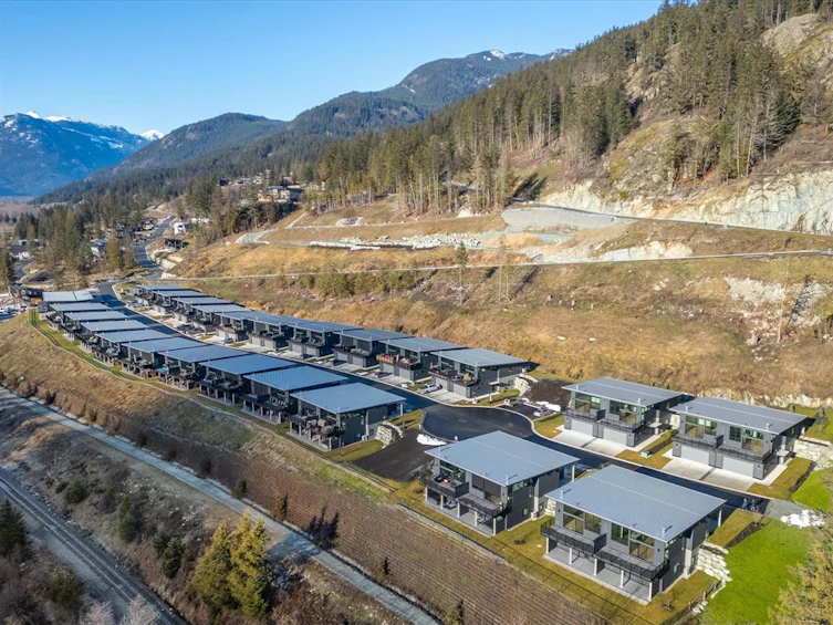 29-4000 Sunstone Way, Pemberton, BC, V0N 2L3 - 2