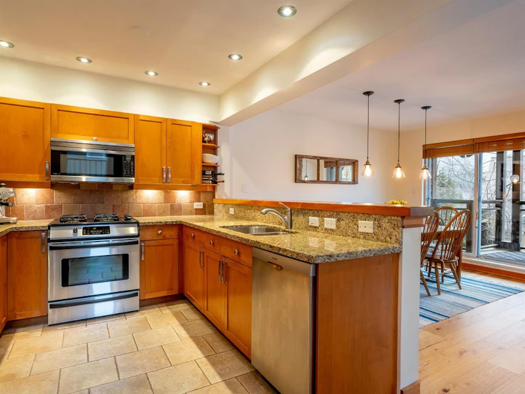 14-2641 Whistler Road, Whistler, BC, V8E 0R4 - 11