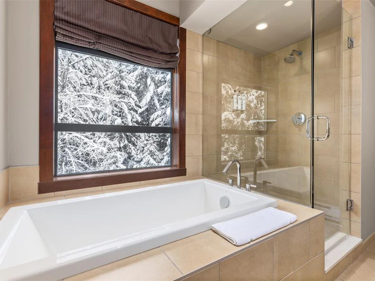 309B-2020 London Lane, Whistler, BC, V8E 0B6 - 17