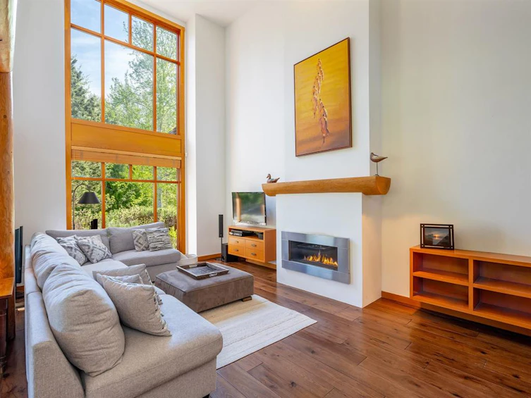 8398 Glen Abbey Lane, Whistler, BC, V8E 1J7 - 2