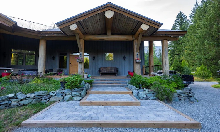 7703 Pemberton Portage Road