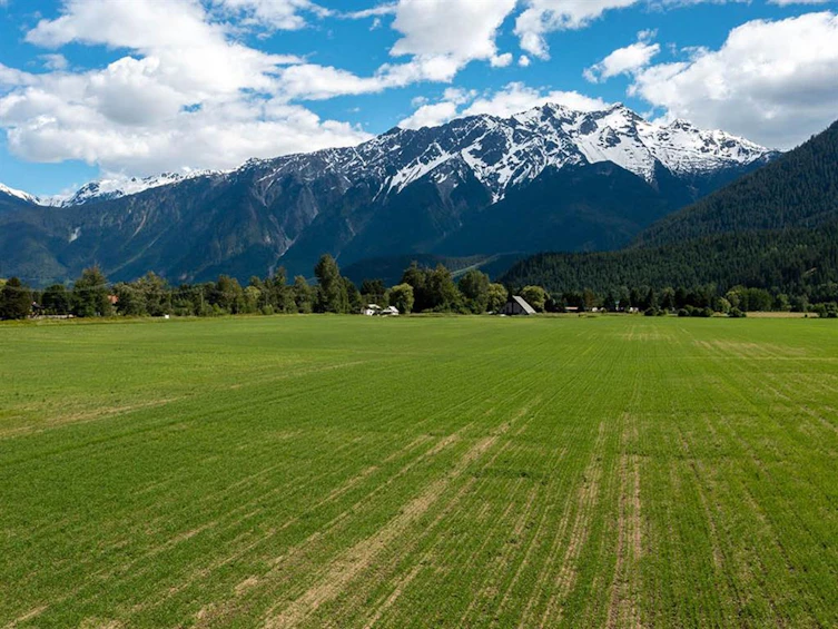 7631 Pemberton Meadows Road, Pemberton, BC, V0N 2L2 - 13