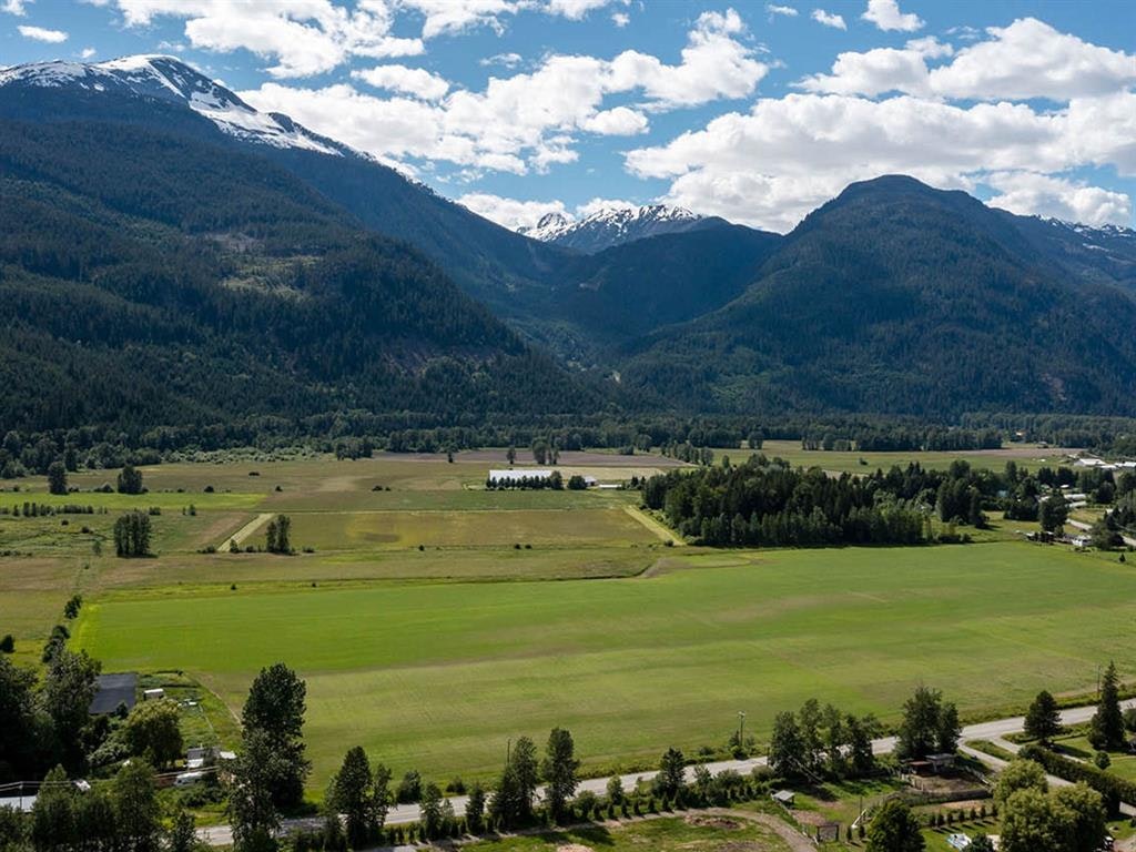 7631 Pemberton Meadows Road, Pemberton, BC, V0N 2L2 - 6