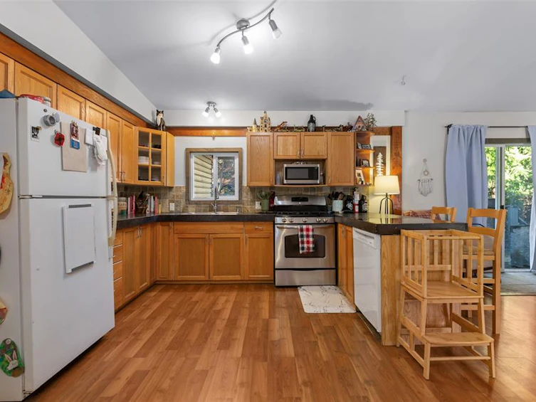 9245 Pemberton Portage Road, Pemberton, BC, V0N 1L0 - 5