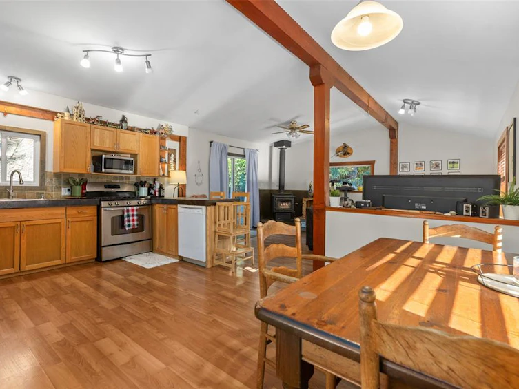 9245 Pemberton Portage Road, Pemberton, BC, V0N 1L0 - 7