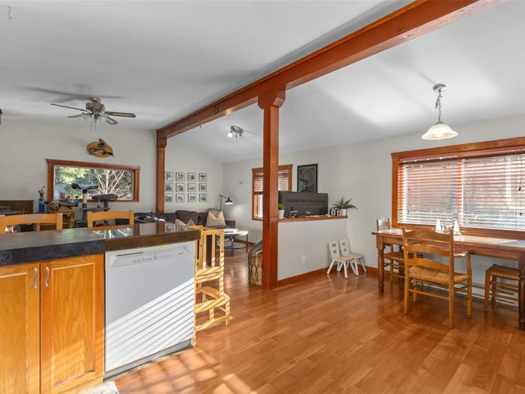 9245 Pemberton Portage Road, Pemberton, BC, V0N 1L0 - 11