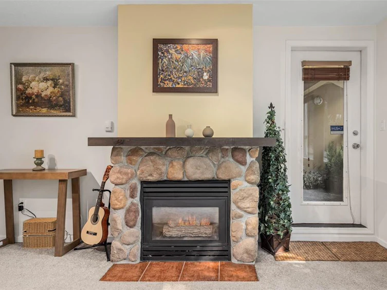 203-4314 Main Street, Whistler, BC, V8E 1A8 - 3
