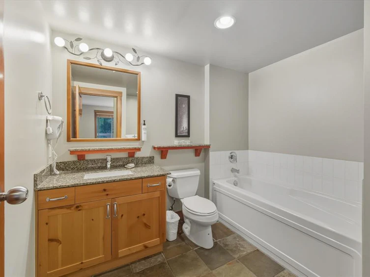 326D-2036 London Lane, Whistler, BC, V8E 0N7 - 22