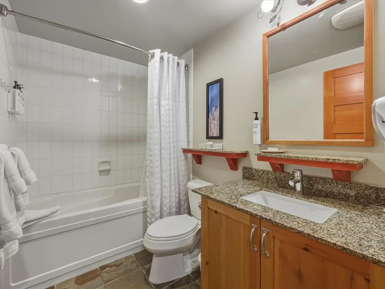 326D-2036 London Lane, Whistler, BC, V8E 0N7 - 16
