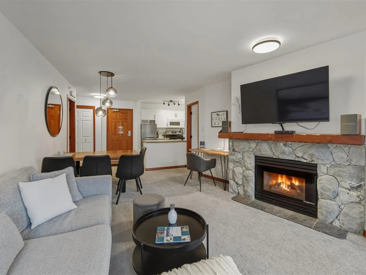 442-4800 Spearhead Drive, Whistler, BC, V8E 1G1 - 4