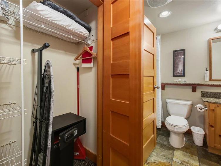 430D-2036 London Lane, Whistler, BC, V8E 0N7 - 16