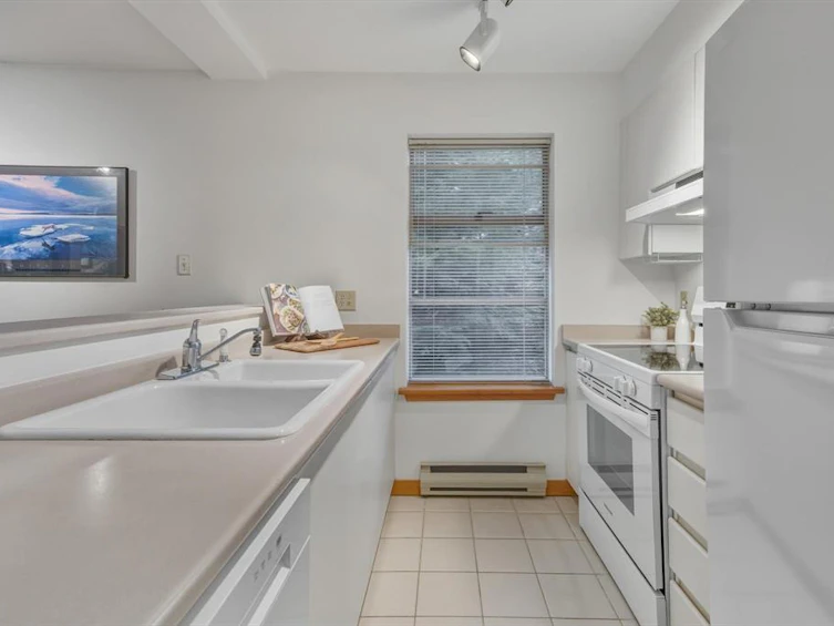 1102-3050 Hillcrest Drive, Whistler, BC, V8E 0T8 - 9