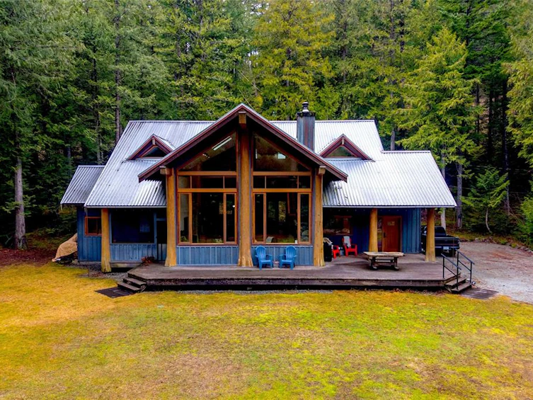 2 Walkerville Road, Pemberton, BC, V0N 2K0